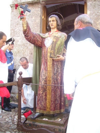 statua